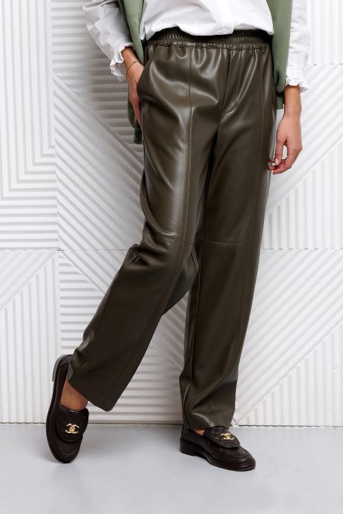 Брюки из экокожи на резинке 422